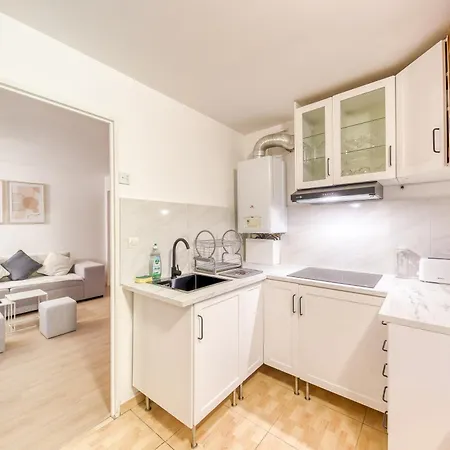 Cosy & Moderne, Proche De & Paris Apartment